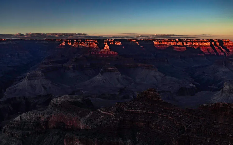 Last light on the Grand Canyon rim